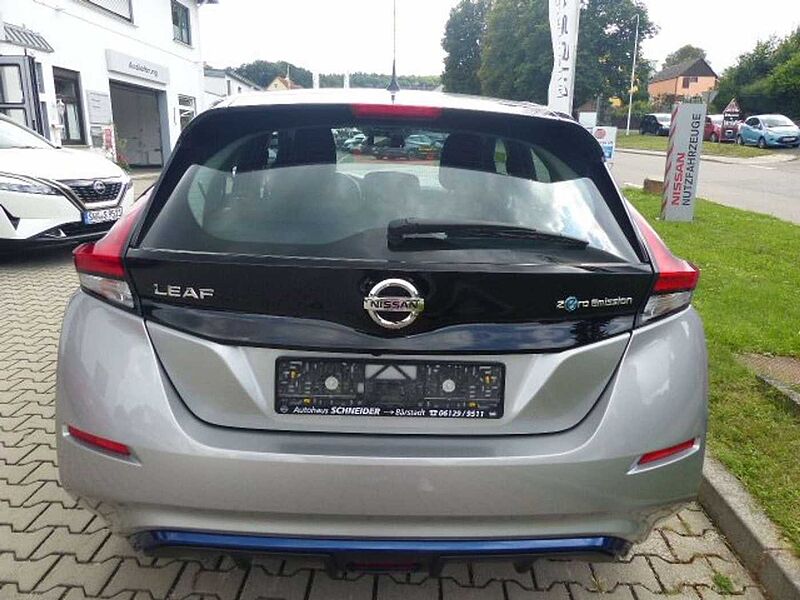 Nissan Leaf ZE1